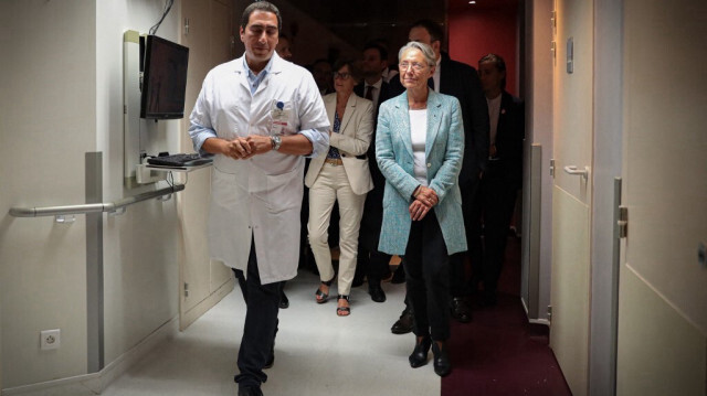 La première ministre française, Élisabeth Borne visite le Centre Hospitalier Universitaire (CHU) de Rouen, le 31 août 2023. Crédit photo: LOU BENOIST / POOL / AFP
