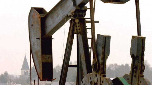 Un puit de pétrole en cours d'exploitation. Crédit photo: ALAIN JOCARD / AFP / ARCHIVE