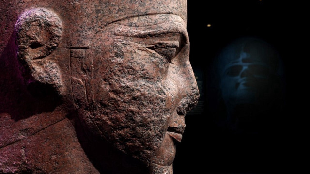 La tête d'une statue colossale de Ramsès II. Crédit photo: ANNE-CHRISTINE POUJOULAT / AFP / ARCHIVE