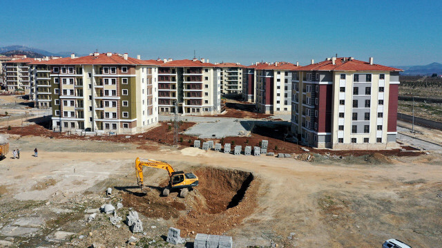 İnşa faaliyetlerinde kullanılacak eşyanın ithalatına getirilen esneklik yıl sonuna uzatıldı.