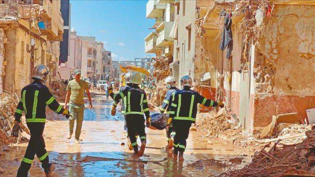 Sel felaketinin ardından kayıplara ulaşmak için çalışmalarını sürdüren yerel ve uluslararası ekiplerin Derne kentinde enkaz altından 510 kişiyi kurtardığı belirtildi.