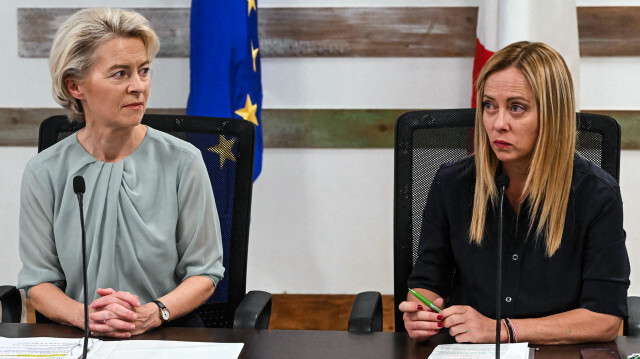 La présidente de la Commission européenne Ursula von der Leyen (à gauche) et la Première ministre italienne Giorgia Meloni (à droite) lors d'une conférence de presse sur l'île italienne de Lampedusa, le 17 septembre 2023. Crédit Photo: Handout / ANSA / AFP

