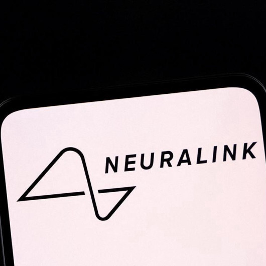 Elon Musk'un Neuralink'i beyin implantı için insan denemesine başlıyor