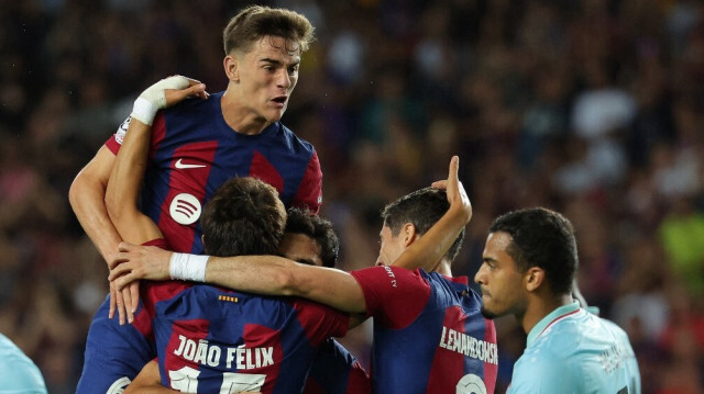 Les joueurs du FC Barcelone célèbrent le premier but de Joao Felix lors de la victoire 5-0 face à Antwerp, lors de la première journée de la Ligue des Champions 2023-24. Crédit Photo: LLUIS GENE / AFP