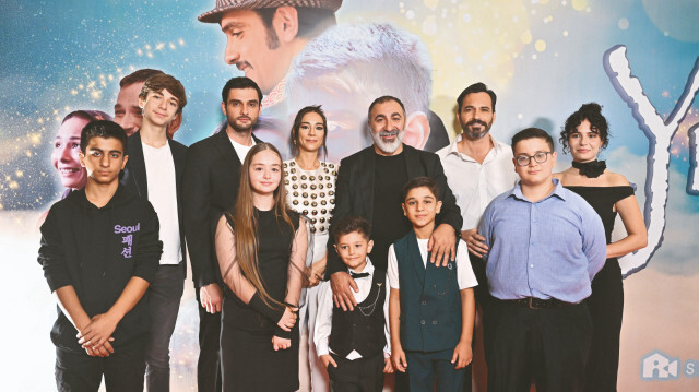 Yıldız Tozu filminin gala gösterimi, film ekibi ve oyuncuların katılımıyla Beyoğlu Atlas Sineması’nda gerçekleştirildi.