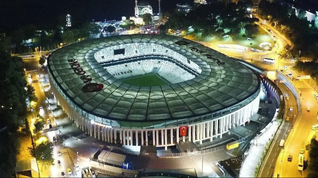 Beşiktaş'ın maçlarını oynadığı stadyumun ismi 'Tüpraş' olarak güncellendi.