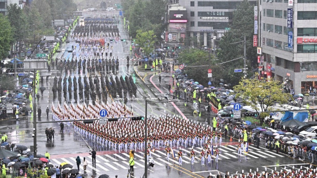 Un défilé militaire pour célébrer le 75e jour des forces armées sud-coréennes à Séoul. Crédit photo: ANTHONY WALLACE / AFP
