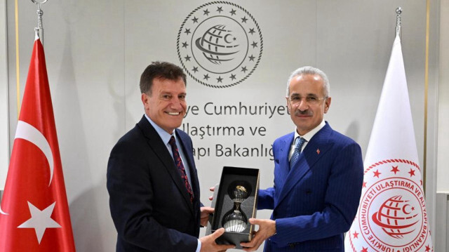 Ulaştırma ve Altyapı Bakanı Abdulkadir Uraloğlu, KKTC Bayındırlık ve Ulaştırma Bakanı Erhan Arıklı