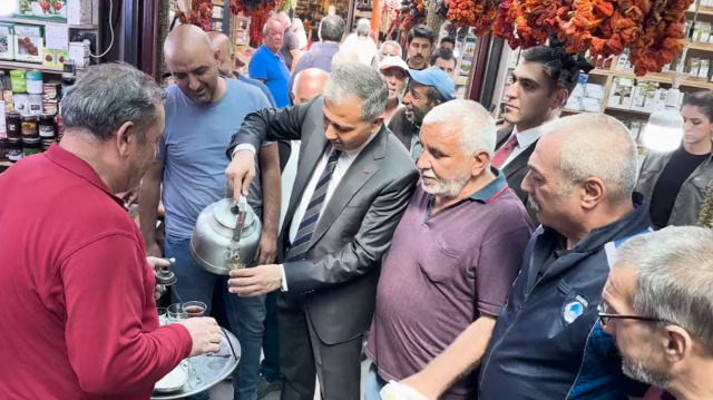 İçişleri Bakanı Ali Yerlikaya, Ankara'da vatandaşlarla bir araya geldi.
