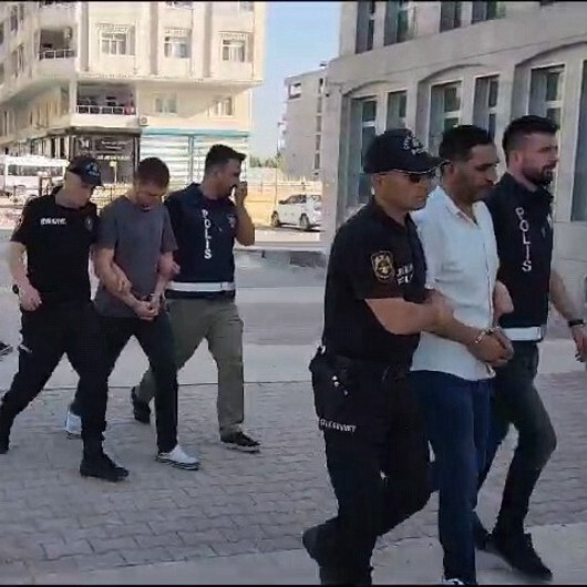 Emniyet güçleri dolandırıcılara göz açtırmıyor: Vatandaşın 24 milyon 250 bin lirası kurtarıldı