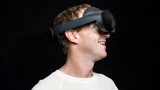 شركة فيسبوك تستخدم نظارة راي بان في تطوير الواقع الافتراضي عبر الذكاء الاصطناعي  
