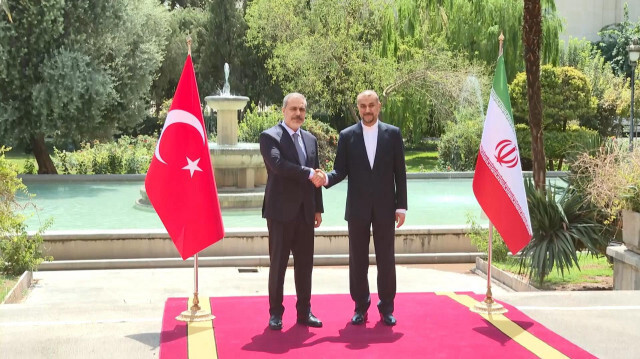 Hakan Fidan, ministre des Affaires étrangères de Türkiye et son homologue iranien Hossein Amir-Abdollahian. Crédit Photo: DHA
