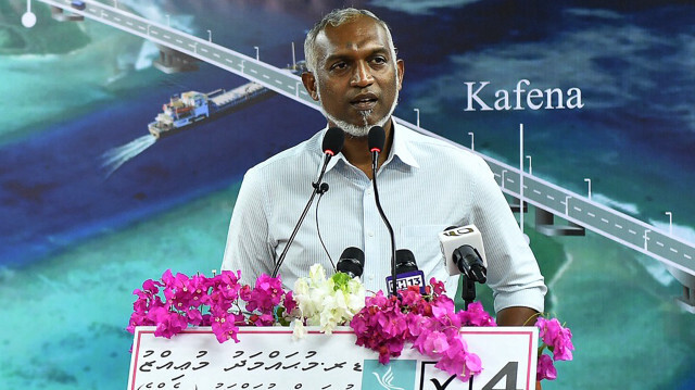 Le candidat du People's National Congress (PNC), Mohamed Muizzu, s'exprimant lors d'un meeting électoral à Thinadhoo, le 26 septembre 2023, avant le second tour de l'élection présidentielle aux Maldives. Crédit Photo: Mohamed Afrah / AFP

