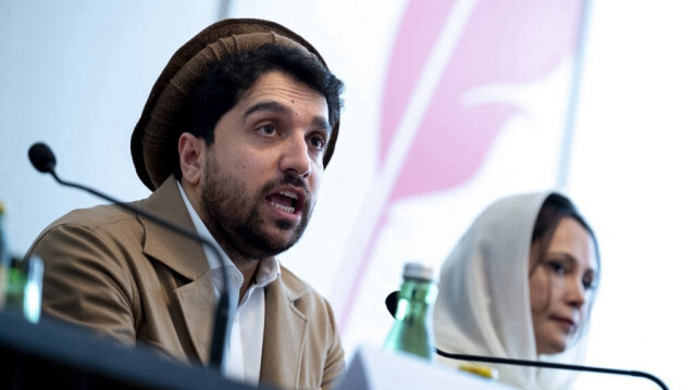 Ahmad Massoud (à gauche), chef du Front national de résistance d'Afghanistan et principal combattant afghan contre les talibans, et Aliya Yilmaz, militante afghane des droits des femmes, s'adressent à des journalistes au Concordia Press Club, à l'occasion de la conférence intra-afghane, à Vienne, en Autriche, le 16 septembre 2022. Crédit Photo: JOE KLAMAR / AFP

