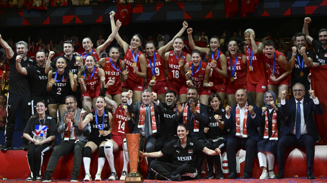 A Milli Kadın Voleybol Takımı, 2023 CEV Avrupa Şampiyonası'nın finalinde Sırbistan'ı 3-2 yenerek tarihinde ilk kez şampiyon oldu.