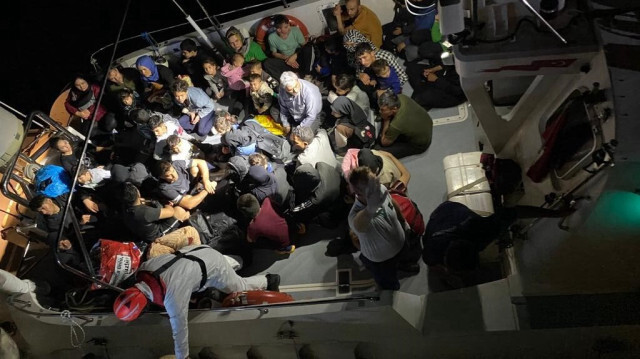 Avrupa ülkelerine gitmeye çalışan kaçan göçmenler, kıyıya çıkartıldı