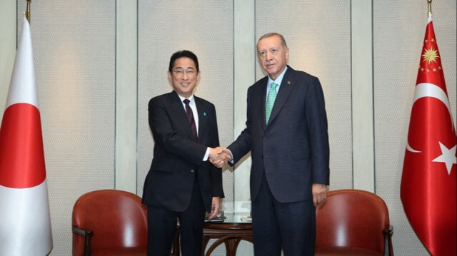 Le président turc Recep Tayyip Erdogan et le premier ministre japonais, Kishida Fumio. Crédit photo: AA