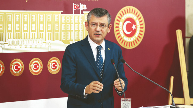 Özgür Özel.