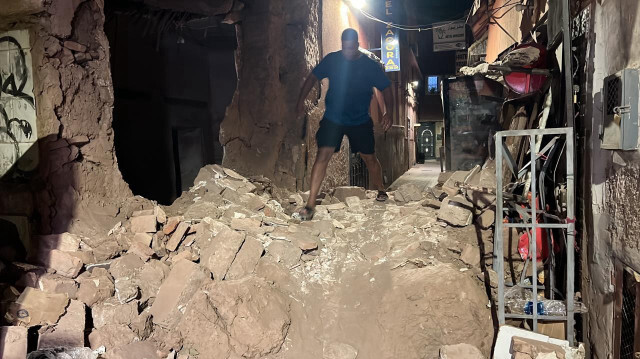Fas'ta meydana gelen depremde çok sayıda kişi hayatını kaybetti, birçok ev yıkıldı. 