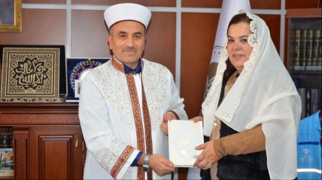 Le mufti de Nevsehir, Selami Kurt, et Carla Martoni Mendes, désormais "Meryem".