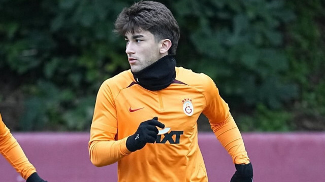 Galatasaray’ın alt yapısından yetişen ve U19’da forma giyen Ali Turap Bülbül, bugün Süper Lig 16. haftası erteleme maçı Sivasspor ile oynanacak maçta ilk 11’de yer alacak. 