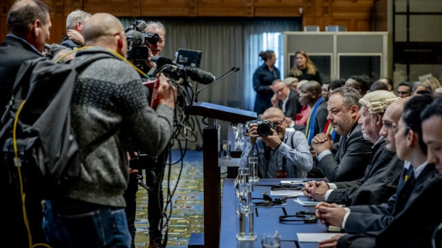 Tal Becker, conseiller juridique du ministère des Affaires étrangères d'Israël, à la Cour internationale de justice (CIJ) avant l'audience du procès pour génocide intenté contre Israël par l'Afrique du Sud, à La Haye le 11 janvier 2024. 