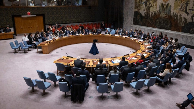 Le Conseil de sécurité des Nations unies, à New York, aux États-Unis.
