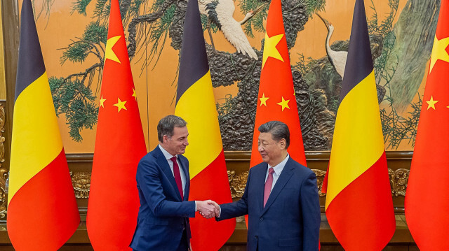 L e Premier ministre belge, Alexander De Croo et le président chinois, Xi Jinping, lors d'une rencontre à Pékin, le 12 Janvier 2024.