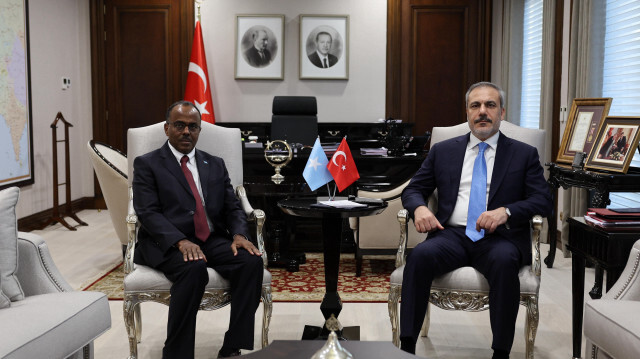 Le chef de la diplomatie turque, Hakan Fidan, a rencontré le ministre somalien des Affaires étrangères par intérim, Ali Mohamed Omar, le jeudi 12 janvier 2024 à Ankara.