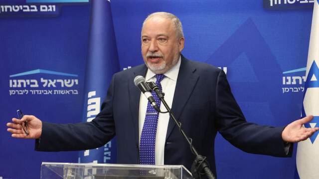 L'ancien ministre israélien de la Défense, Avigdor Lieberman, s'exprimant lors d'une réunion au parlement, la Knesset, à Jérusalem, le 20 mars 2023.