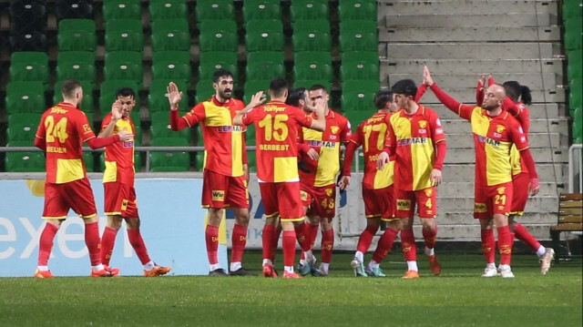 Trendyol 1. Lig 18. haftasında Sakaryaspor evinde Göztepe’ye 2-1 mağlup oldu.