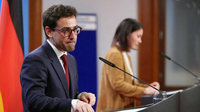 Le nouveau ministre français des Affaires étrangères, Stéphane Séjourné, et son homologue allemande, Annalena Baerbock, lors d'une conférence de presse conjointe au ministère des Affaires étrangères à Berlin, en Allemagne, le 14 janvier 2024.