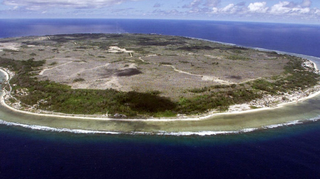 L'État de Nauru, la plus petite république du monde. Nauru, qui a été dévastée par l'extraction de bandes de phosphate.