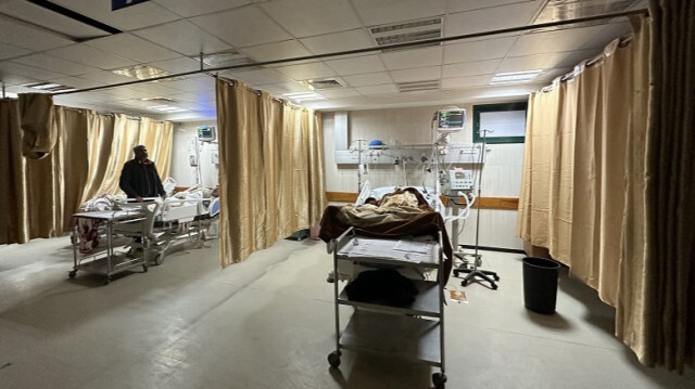 Les services de santé sont sur le point de s'arrêter car le carburant n'est toujours pas arrivé à l'hôpital à Deir al-Balah, Gaza, le 12 janvier 2024.