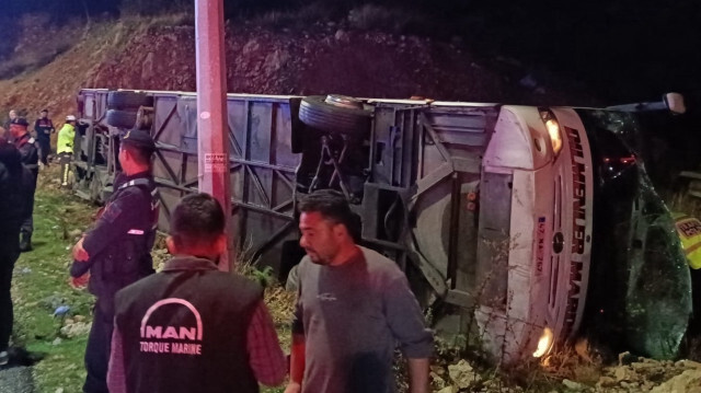 Mersin'deki yolcu otobüsü kazasında 9 kişi öldü 30 kişi yaralandı