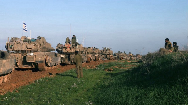 Un convoi de véhicules blindés de l'armée d'occupation revenant du territoire palestinien, le 15 janvier 2024.