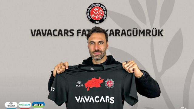 Salvatore Sirigu arborant le maillot de Fatih Karagümrük, club de Süper Lig, première division turque, basé à Istanbul, le 16 janvier 2024.