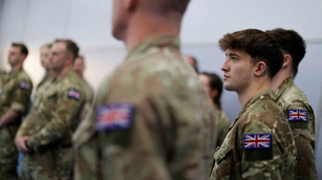 Des soldats britanniques, faisant partie de la mission de maintien de la paix dirigée par l'OTAN au Kosovo, à Pristina le 4 janvier 2024.