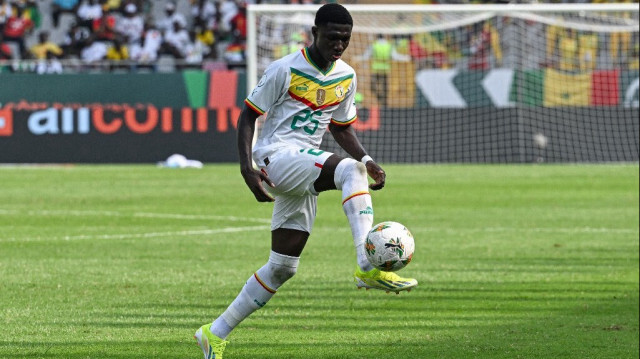 Le milieu de terrain sénégalais, Lamine Camara, lors du match de football du groupe C de la Coupe d'Afrique des Nations (CAN) 2024 entre le Sénégal et la Gambie au Stade Charles Konan Banny à Yamoussoukro le 15 janvier 2024.