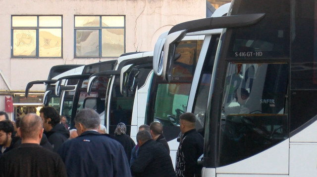 15 günlük tatilin başlamasıyla birlikte tatilini şehir dışında geçirmek isteyenler otogara akın etti.