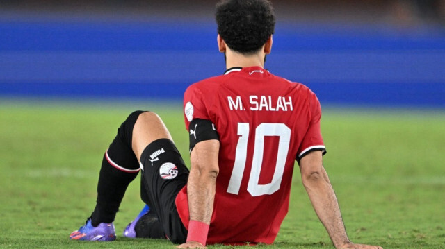 L'attaquant égyptien Mohamed Salah, blessé lors du match de football du groupe B de la Coupe d'Afrique des Nations (CAN) 2024 entre l'Égypte et le Ghana, au stade Félix Houphouët-Boigny à Abidjan, le 18 janvier 2024.