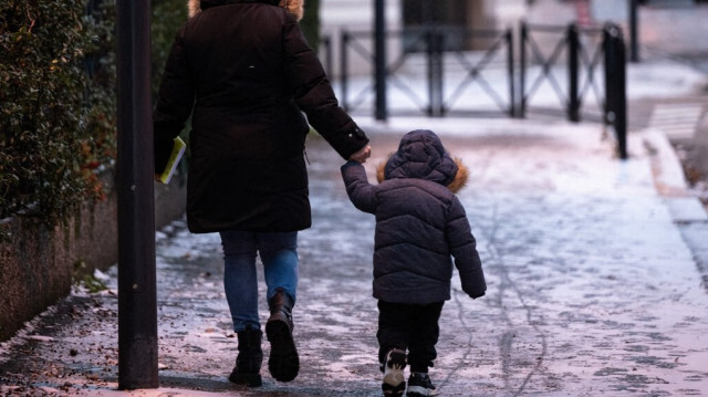 Une mère écope de six mois de prison après avoir laissé son fils de 9 ans vivre seul pendant deux ans, en France, le 19 janvier 2024. 