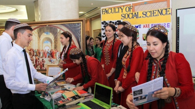 3 января в Туркменистане стартует прием документов на обучение в вузах Китая и Венгрии