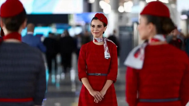 Hostes maaşları