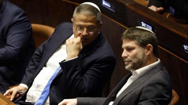 Le ministre israélien de la Sécurité nationale, Itamar Ben Gvir (G) et le ministre des Finances israélien, Bezalel Smotrich (D) à la Knesset à Jérusalem, le 29 décembre 2022.