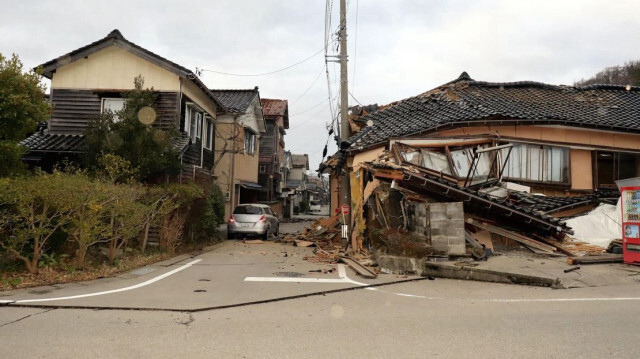 Japonya'daki depremlerde hayatını kaybedenlerin sayısı artıyor.