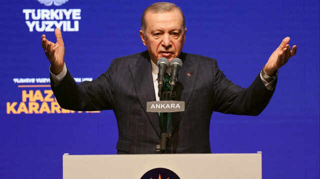 Le président turc Recep Tayyip Erdogan s'adressant au public lors de la réunion d'annonce des candidats du Parti de la justice et du développement (AK) à l'ATO Congresium Hall à Ankara, le 18 janvier 2024. 