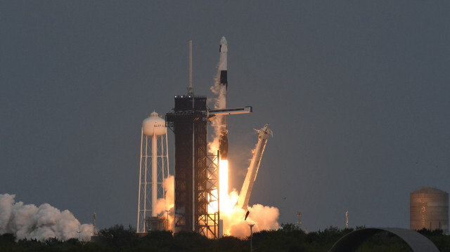 Lancement réussi pour la fusée spatiale de SpaceX, a bord duquel se trouve le premier astronaute turc, Alper Gezeravci, le 19 janvier 2024.