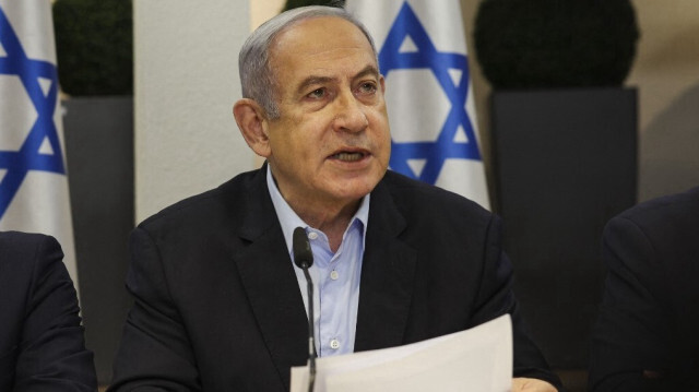 Le Premier ministre israélien Benjamin Netanyahu dirigeant la réunion hebdomadaire du cabinet au ministère de la Défense à Tel Aviv, le 7 janvier 2024.