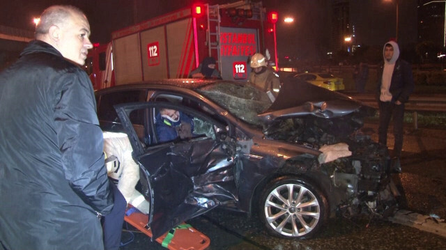 Ataşehir'de 6 aracın karıştığı kazada 5 kişi yaralandı